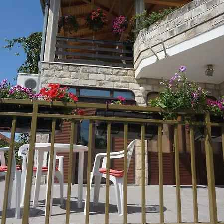 Bozic Apartment *