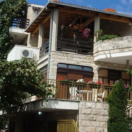 Bozic Apartment *